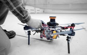 autonomicznych dronów